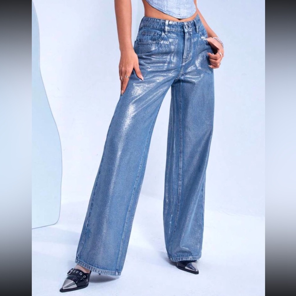 Low rise, wide leg Shimmering Blue Women's Jeans size 6